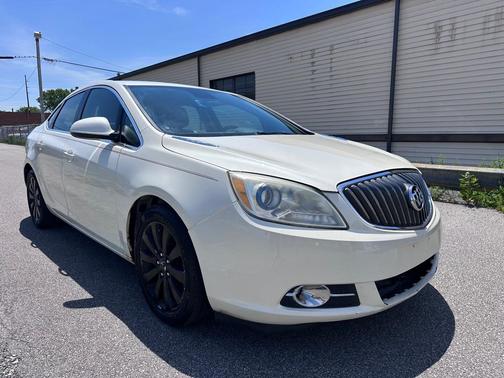 WHITE 2016 Buick Verano Base
