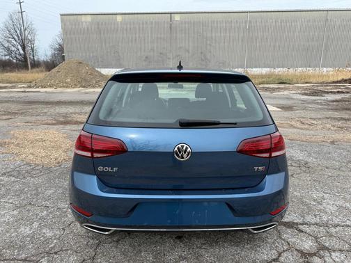 2018 Volkswagen Golf TSI S