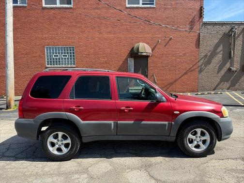 2005 Mazda Tribute i