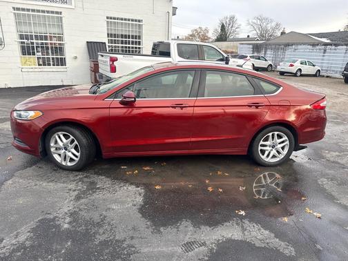 2014 Ford Fusion SE