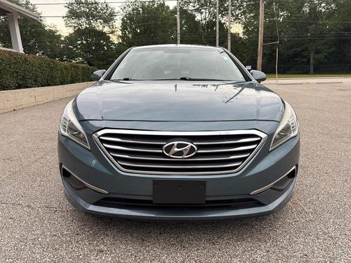 2017 Hyundai SONATA SE