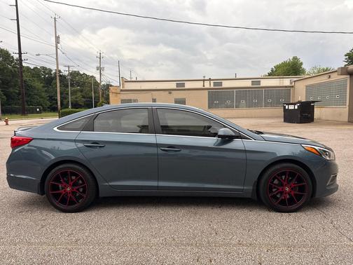 2017 Hyundai SONATA SE