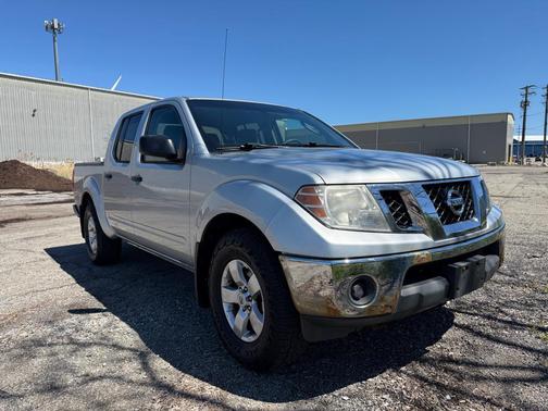 Radiant Silver 2010 Nissan Frontier SE