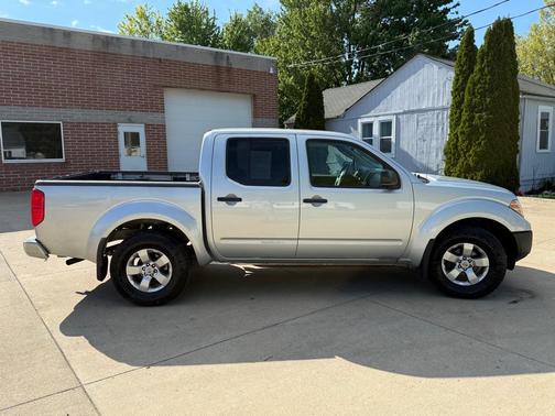 Radiant Silver 2010 Nissan Frontier SE
