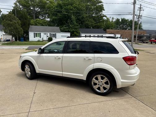 WHITE 2010 Dodge Journey SXT