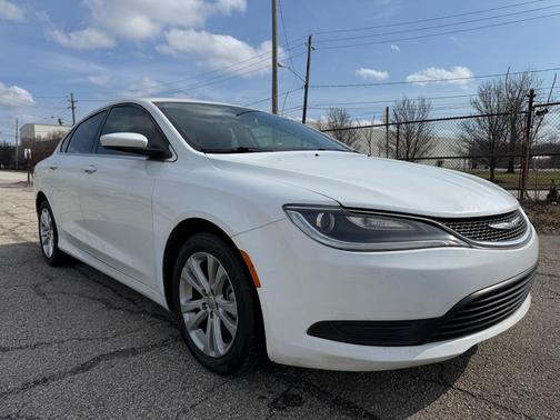 2017 Chrysler 200 LX