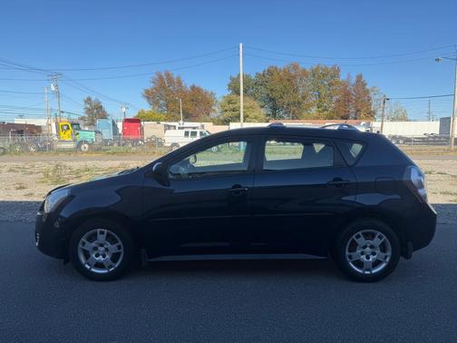 2009 Pontiac Vibe Base
