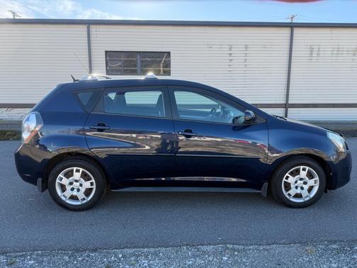 2009 Pontiac Vibe Base