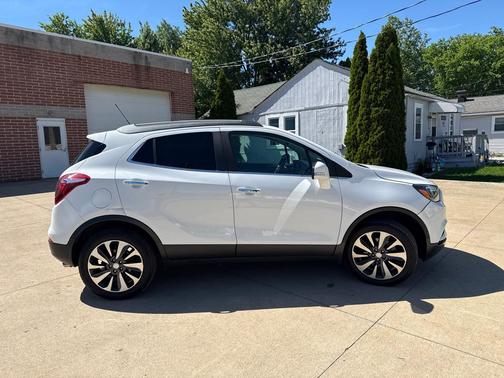 Summit White 2017 Buick Encore Preferred II