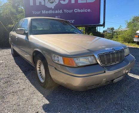Harvest Gold Clearcoat Metallic 2000 Mercury Grand Marquis LS