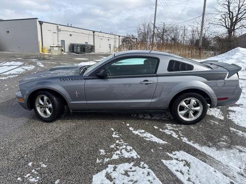 2007 Ford Mustang Deluxe