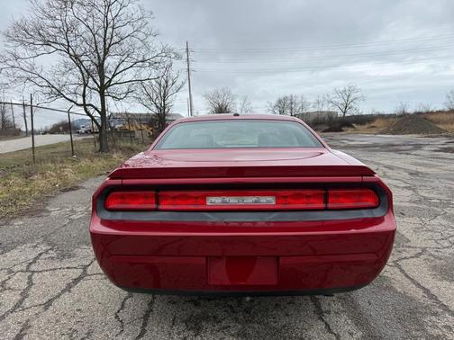 RED 2010 Dodge Challenger SE