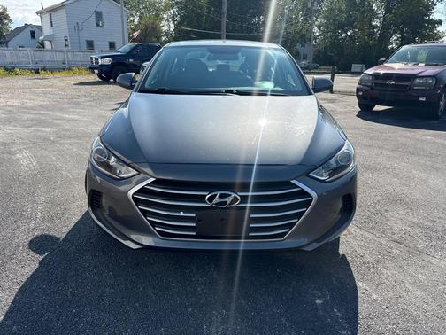 2018 Hyundai ELANTRA SE