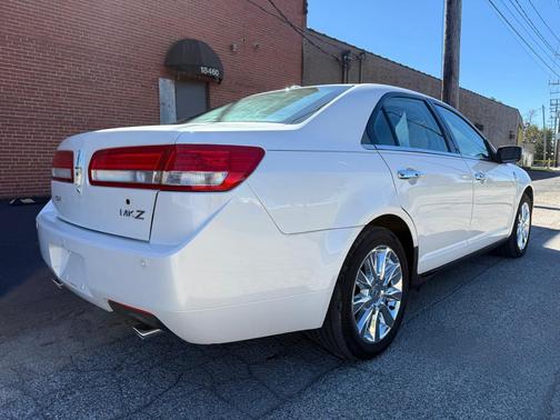 2010 Lincoln MKZ Base