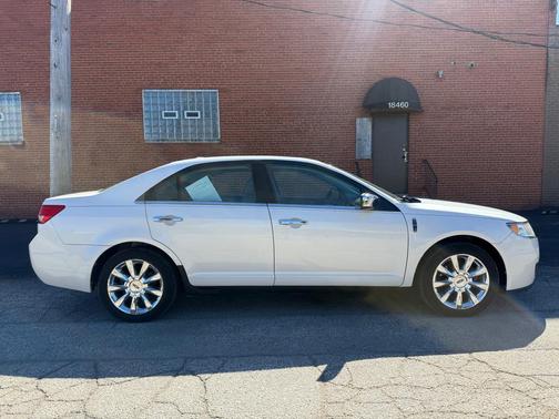 2010 Lincoln MKZ Base
