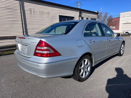 2007 Mercedes-Benz C-Class Luxury 4MATIC