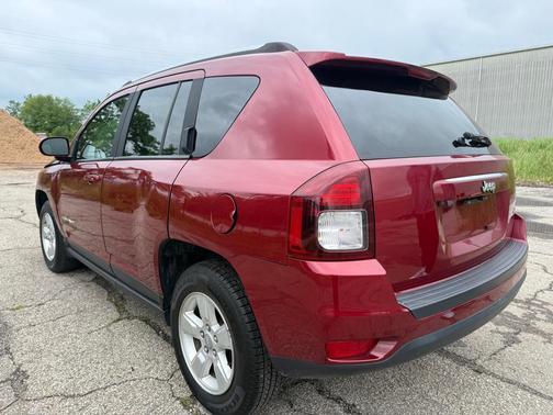 Deep Cherry Red Crystal Pearlcoat 2016 Jeep Compass Latitude