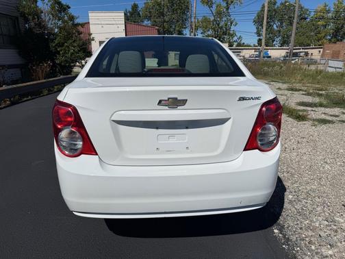 Summit White 2012 Chevrolet Sonic 2LS