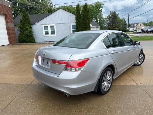 Alabaster Silver Metallic 2011 Honda Accord EX