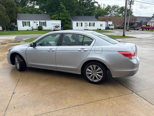 Alabaster Silver Metallic 2011 Honda Accord EX