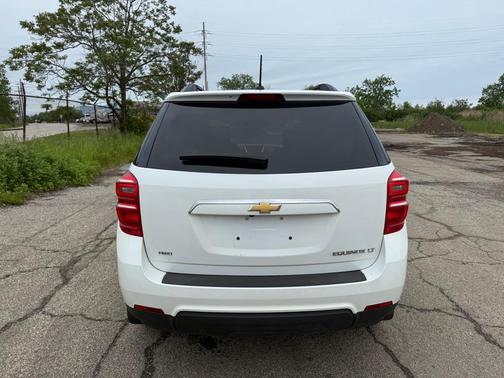 WHITE 2016 Chevrolet Equinox LT