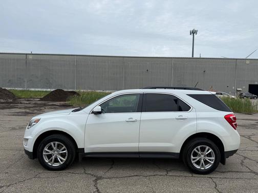WHITE 2016 Chevrolet Equinox LT