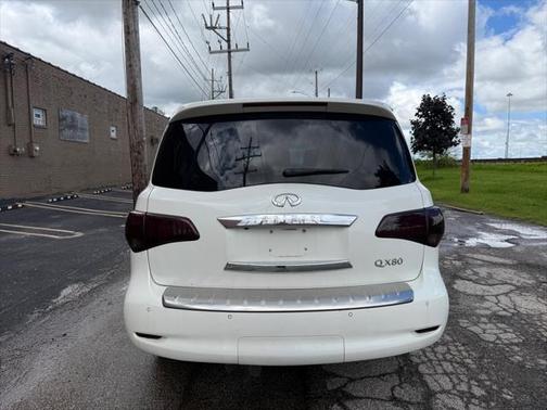 2016 INFINITI QX80 Base