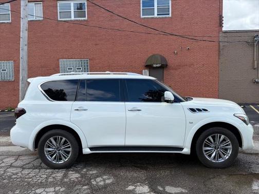 2016 INFINITI QX80 Base