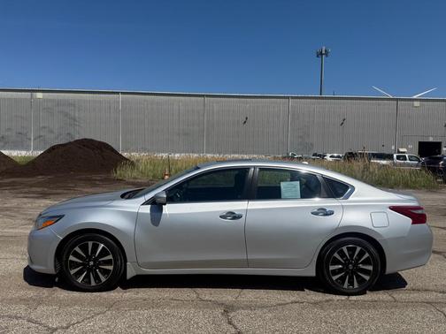Brilliant Silver 2018 Nissan Altima 2.5 SV