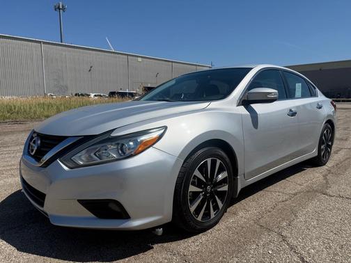 Brilliant Silver 2018 Nissan Altima 2.5 SV