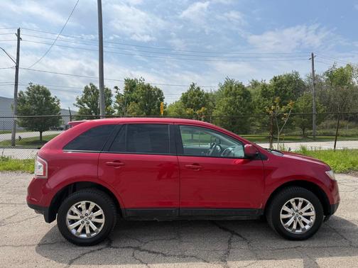 RED 2010 Ford Edge SEL