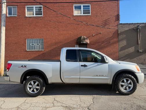 2009 Nissan Titan PRO-4X King Cab