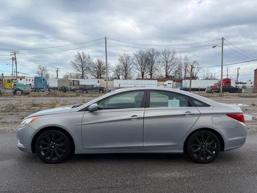 2011 Hyundai SONATA SE