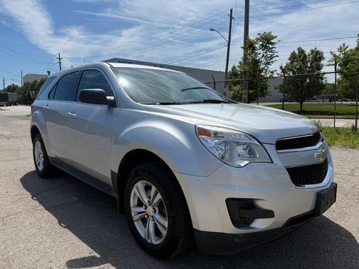 Silver Ice Metallic 2011 Chevrolet Equinox LS