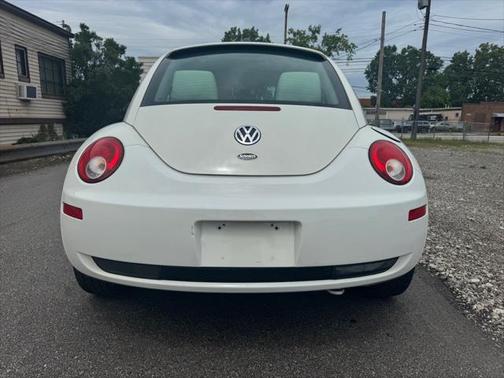 2008 Volkswagen New Beetle Triple White