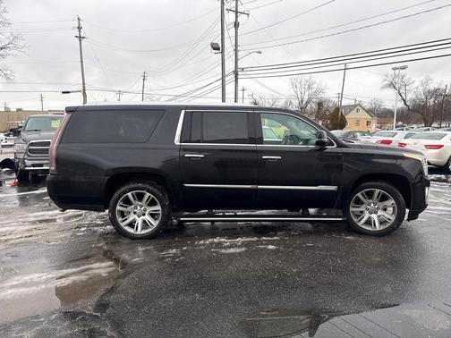 2016 Cadillac Escalade ESV Premium