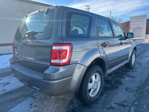 2009 Ford Escape XLS