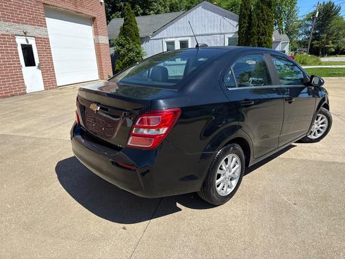 Mosaic Black Metallic 2017 Chevrolet Sonic LT