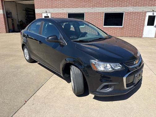 Mosaic Black Metallic 2017 Chevrolet Sonic LT