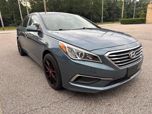 2017 Hyundai SONATA SE