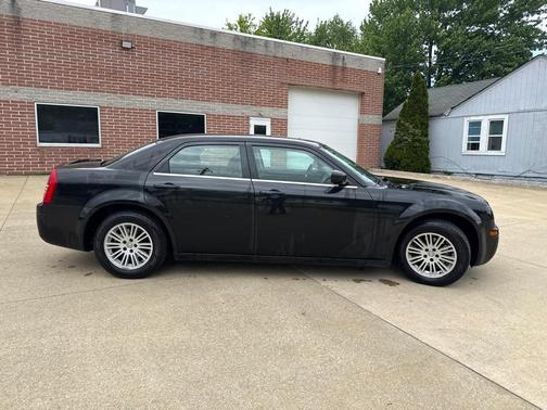 Brilliant Black Crystal Pearlcoat 2009 Chrysler 300 LX