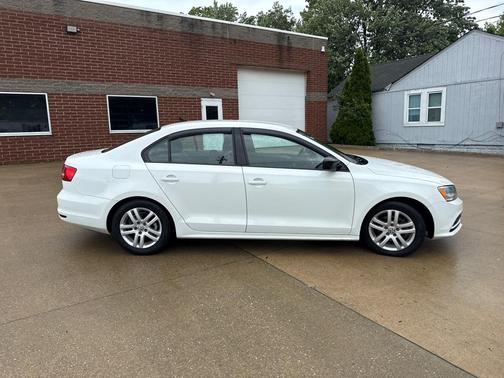 WHITE 2015 Volkswagen Jetta TDI