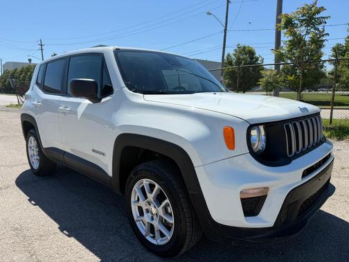 Alpine White Clearcoat 2023 Jeep Renegade Latitude
