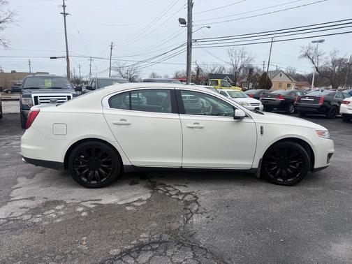 2012 Lincoln MKS Base