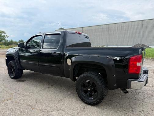 BLACK 2010 Chevrolet Silverado 1500 LS