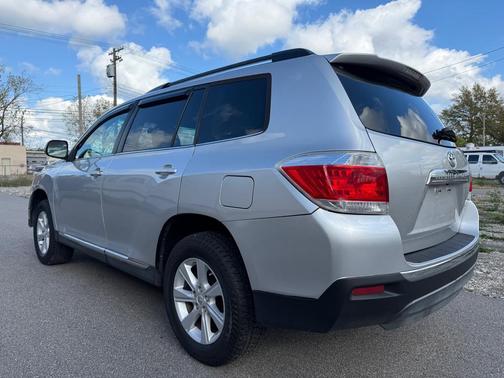 2012 Toyota Highlander SE