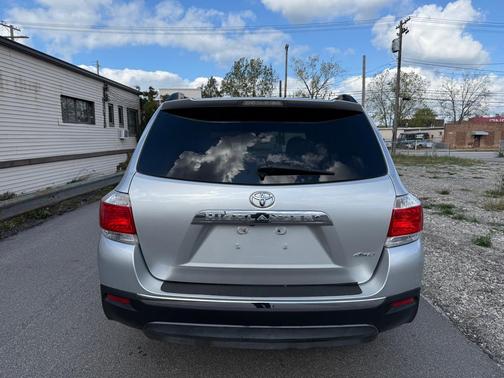 2012 Toyota Highlander SE