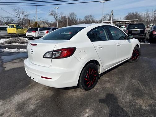 2013 Mazda Mazda3 i Sport