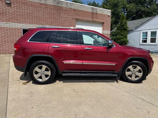 Deep Cherry Red Crystal Pearlcoat 2013 Jeep Grand Cherokee Limited
