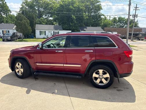 Deep Cherry Red Crystal Pearlcoat 2013 Jeep Grand Cherokee Limited
